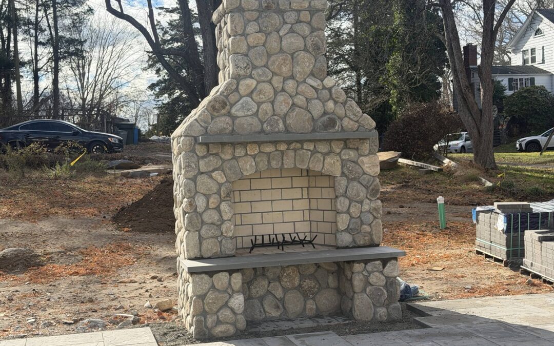 Outdoor Kitchen & Fireplace Builders in Cromwell, CT