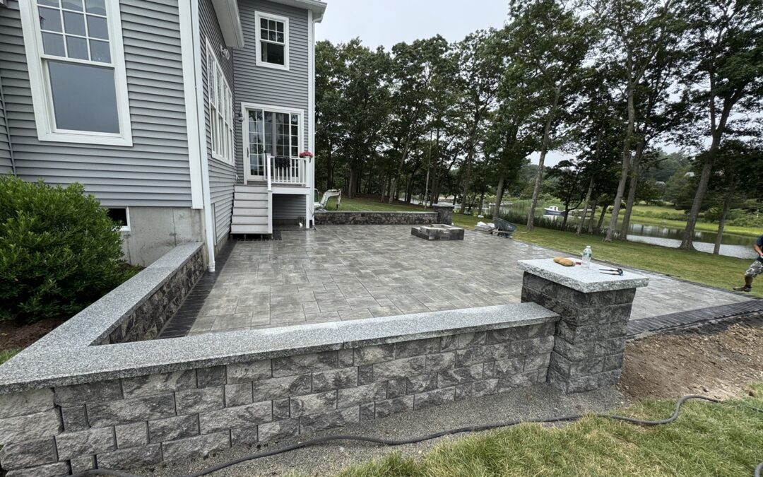 Stone Retaining Wall Construction Contractors in Cromwell, CT